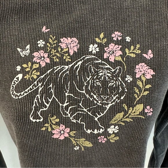 Forever 21 Gray Ribbed Tiger Print Top - Picture 3 of 3